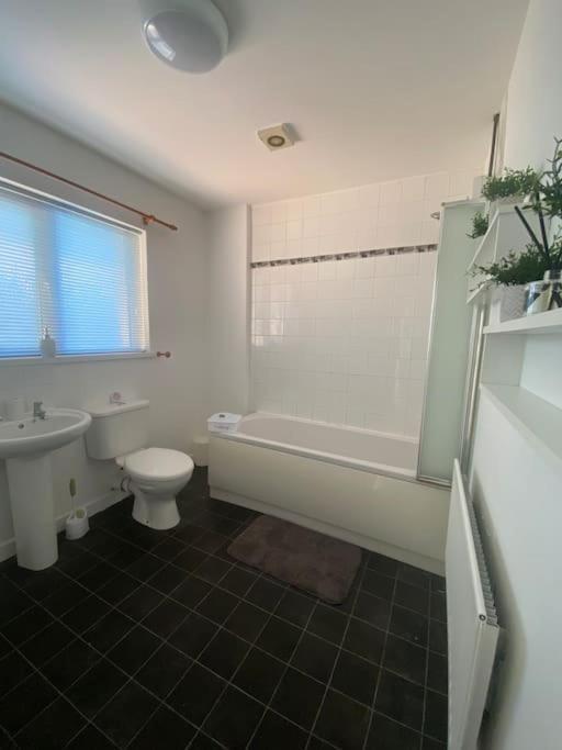Modern Two Bed House Close To City Centre Belfast Bagian luar foto